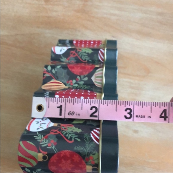 (9) NWT CHRISTMAS tins - Picture 8 of 10